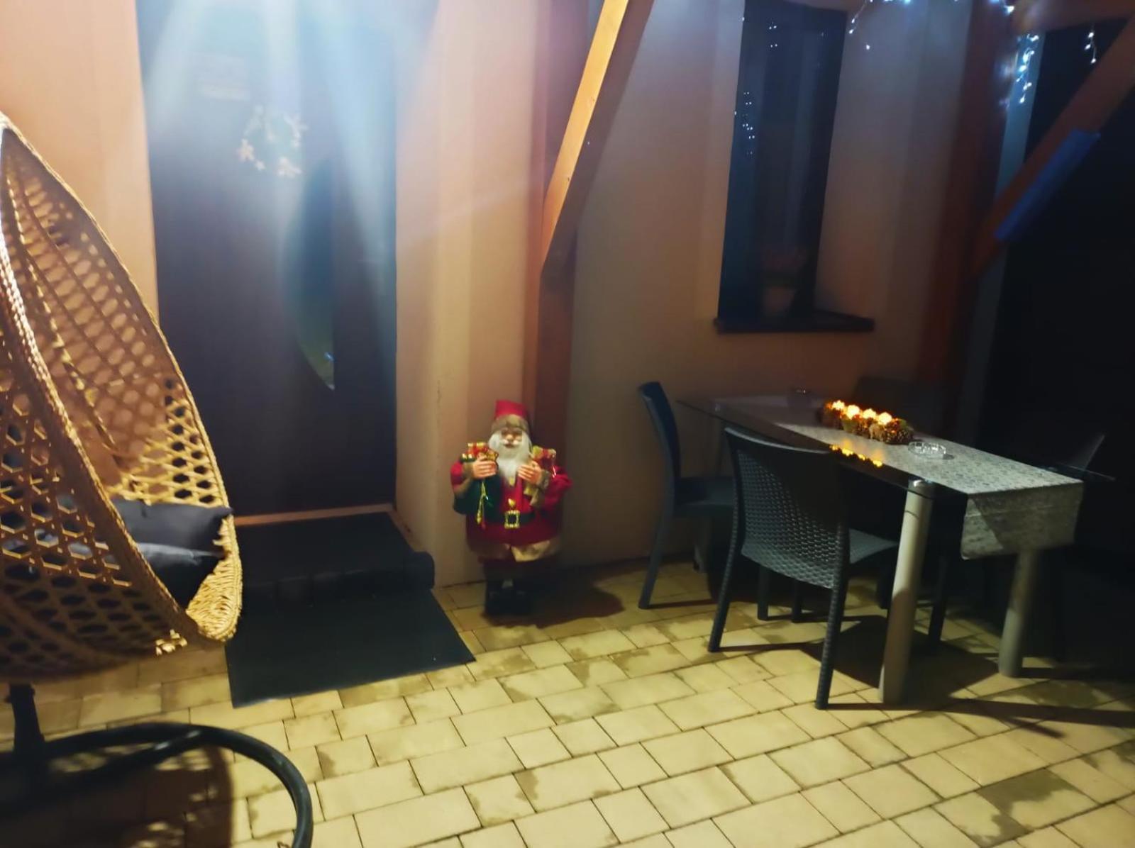 Dom Wakacyjny Gajowka Z Ogrodem ジキ エクステリア 写真